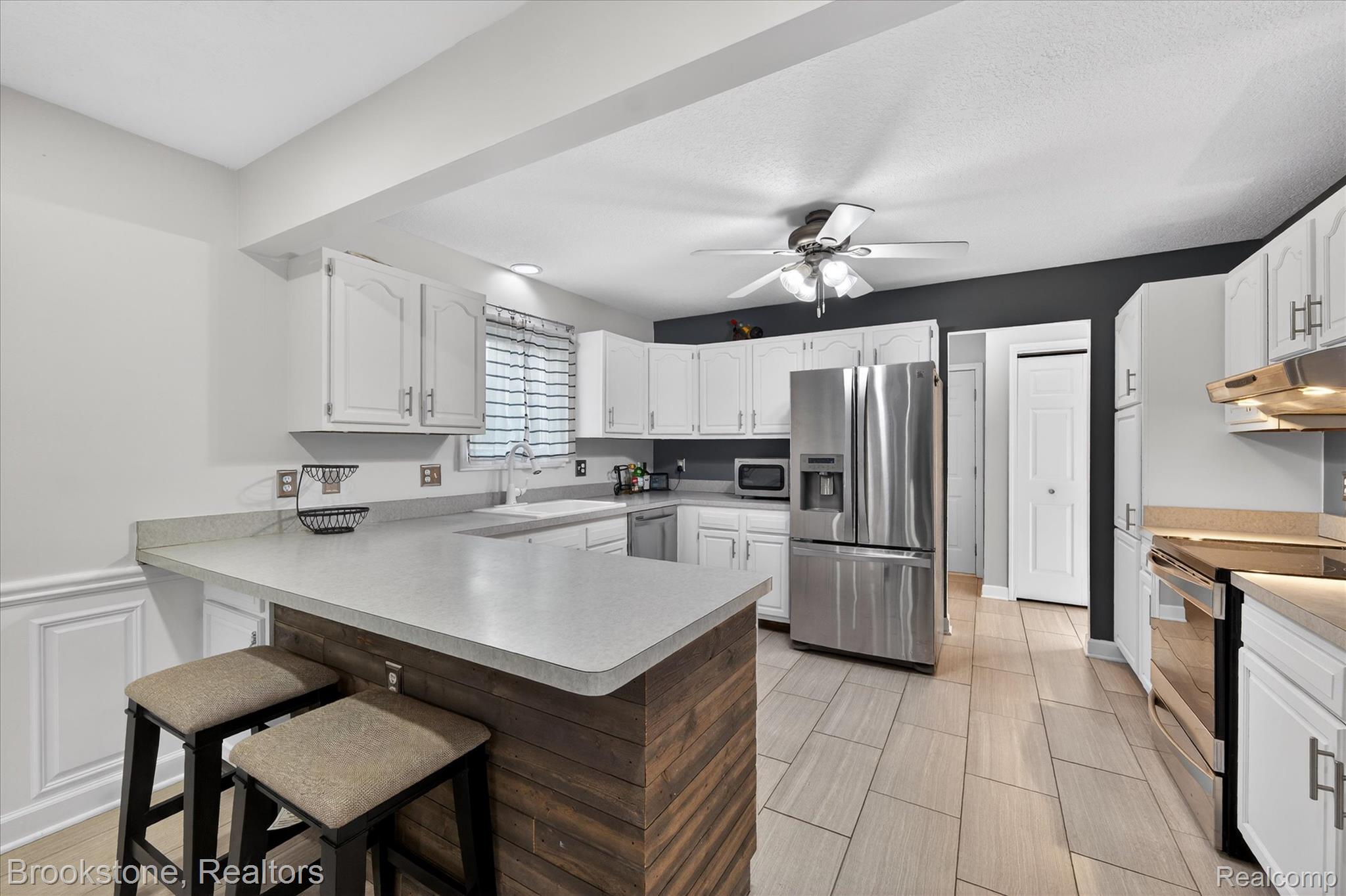 1980 Oakville Waltz Road