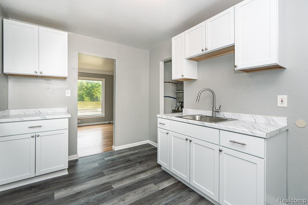 Warren City, Michigan 48089, United States, 2 Bedrooms Bedrooms, ,1 BathroomBathrooms,Residential,Active,215118