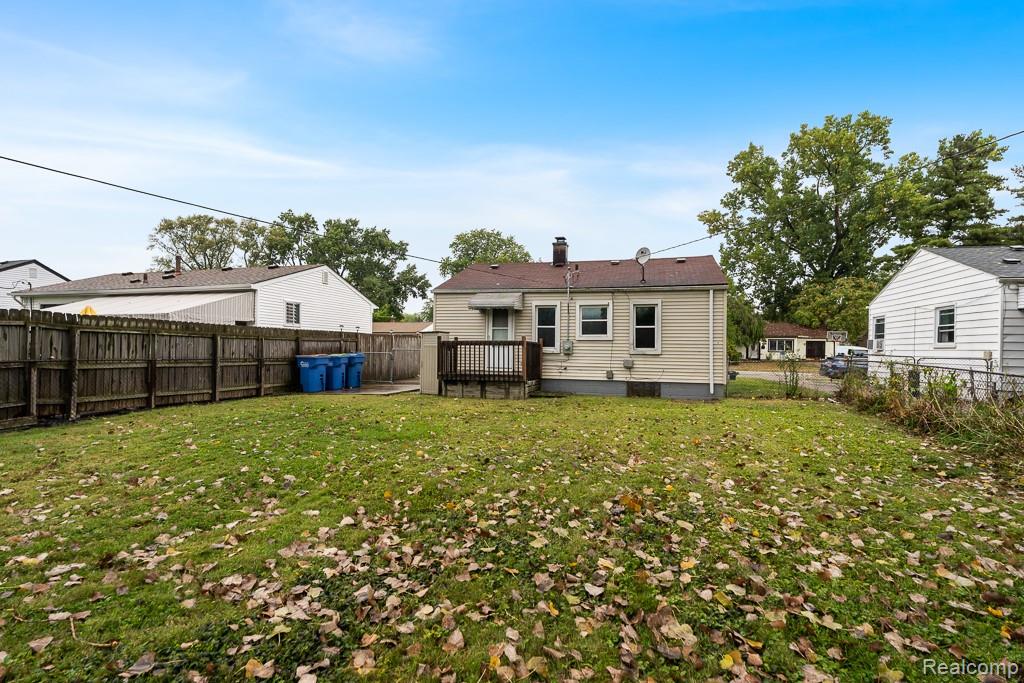 Warren City, Michigan 48089, United States, 2 Bedrooms Bedrooms, ,1 BathroomBathrooms,Residential,Active,215118