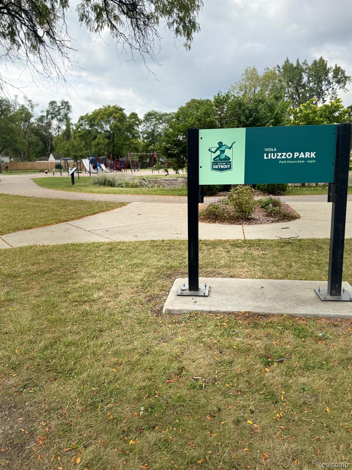 20210 Winthrop Street