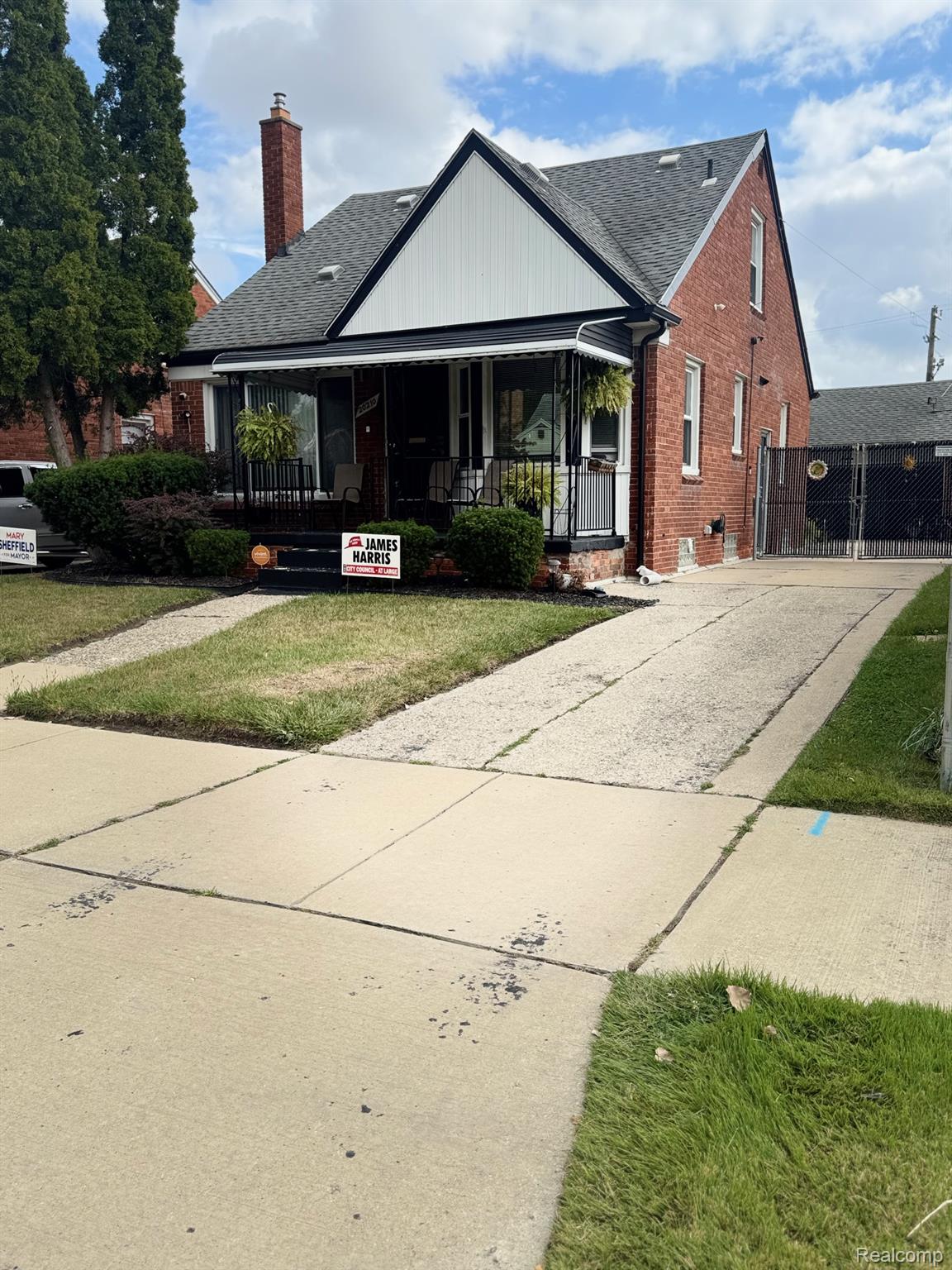 20210 Winthrop Street