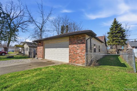 114 Waterly Avenue Waterford Charter Township MI 48328