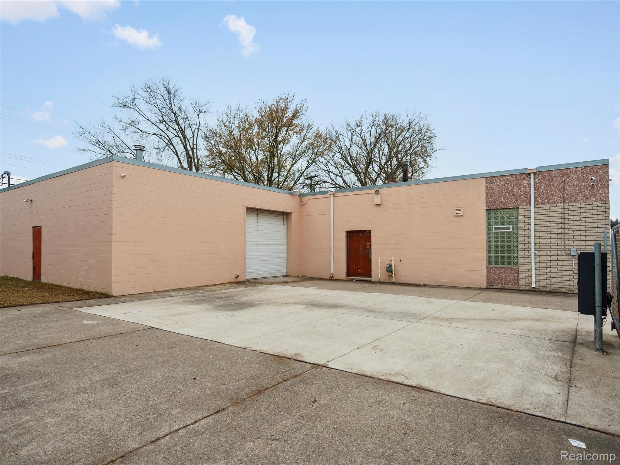 23409 Dequindre Road