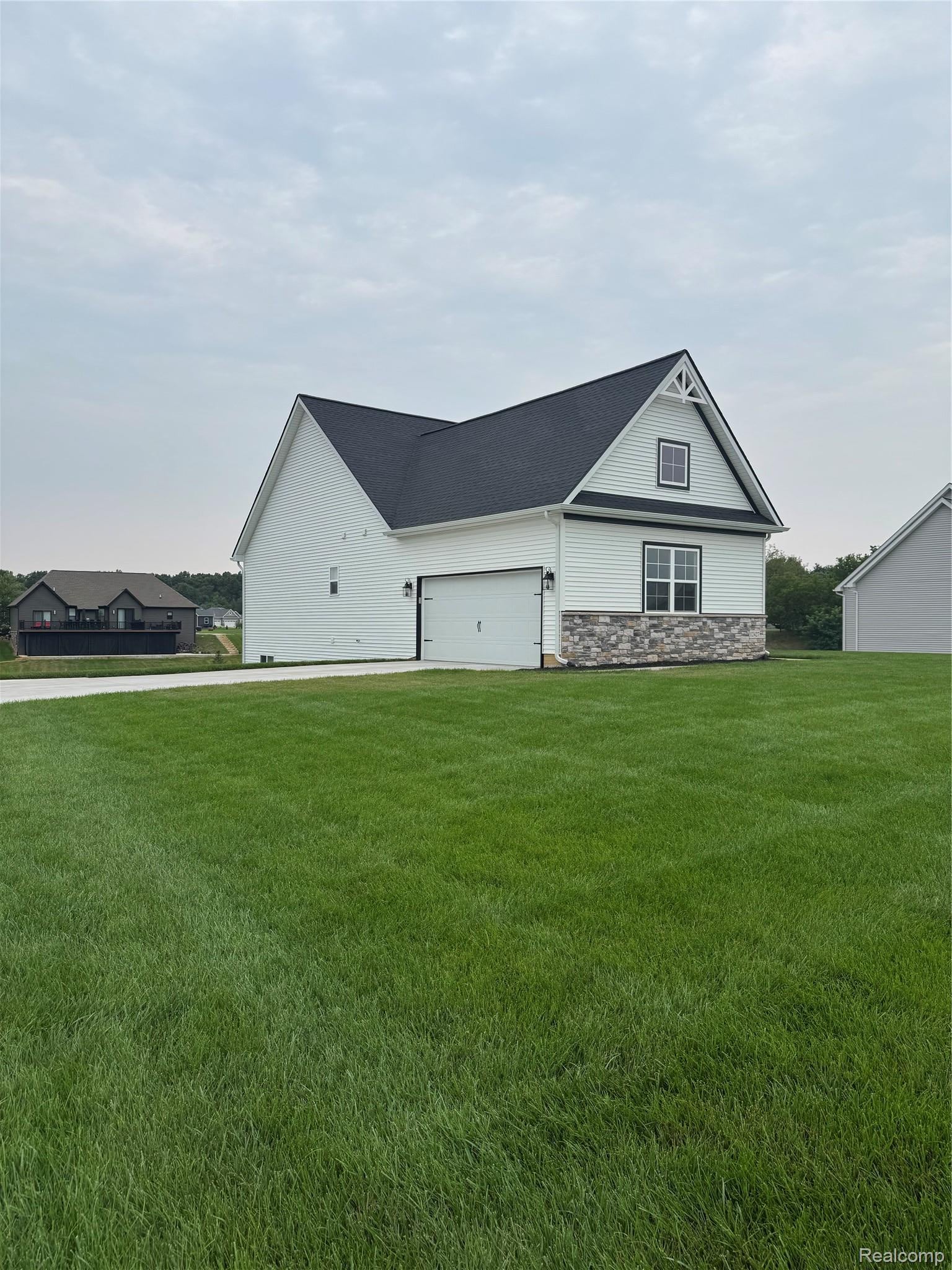 12427 Janes Landing