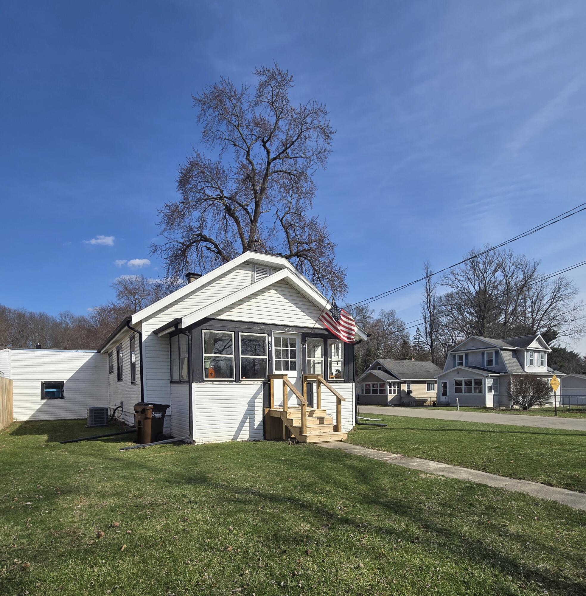 323 S Maurice Avenue