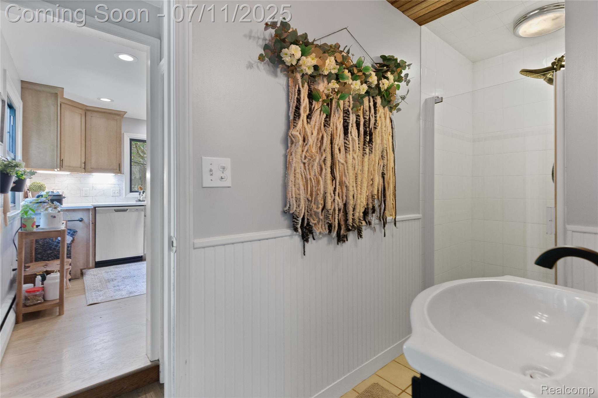 Rochester Hills City, Michigan 48306, United States, 3 Bedrooms Bedrooms, ,2 BathroomsBathrooms,Residential,Active,164945