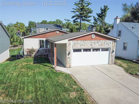 8426 Cooley Beach Drive White Lake Charter Township MI 48386