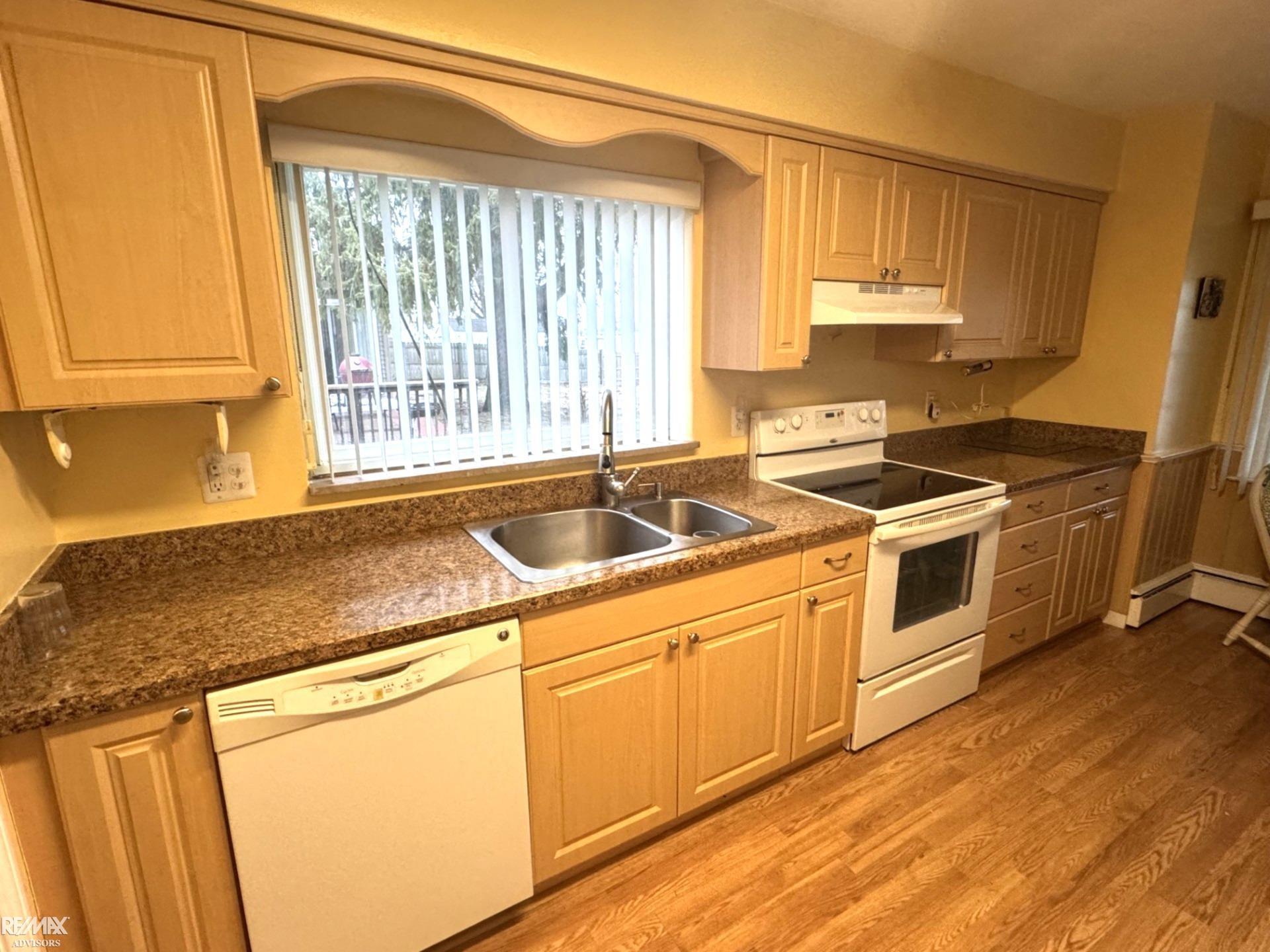 1499 Wellesley Drive