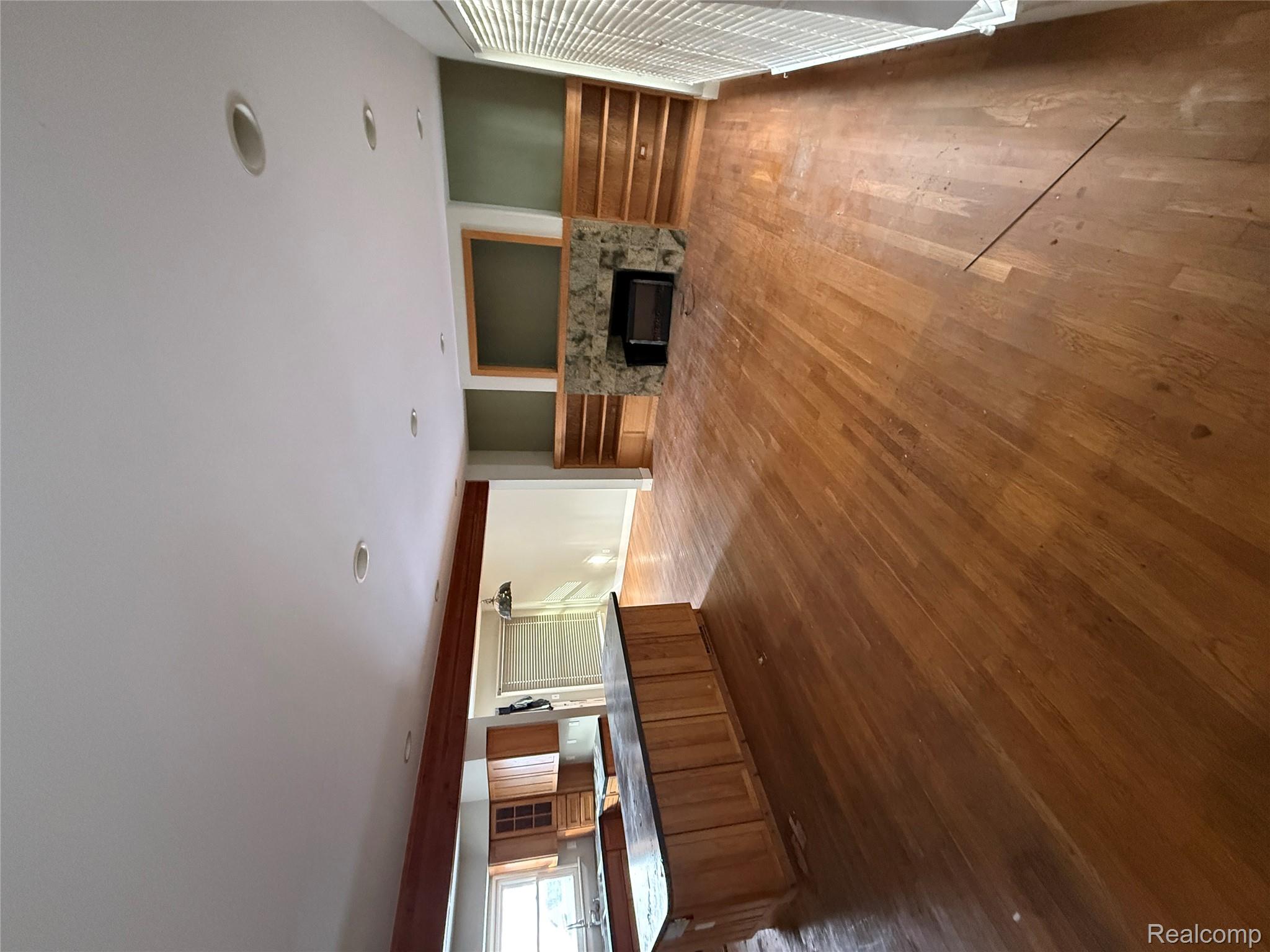 29863 Fall River Road