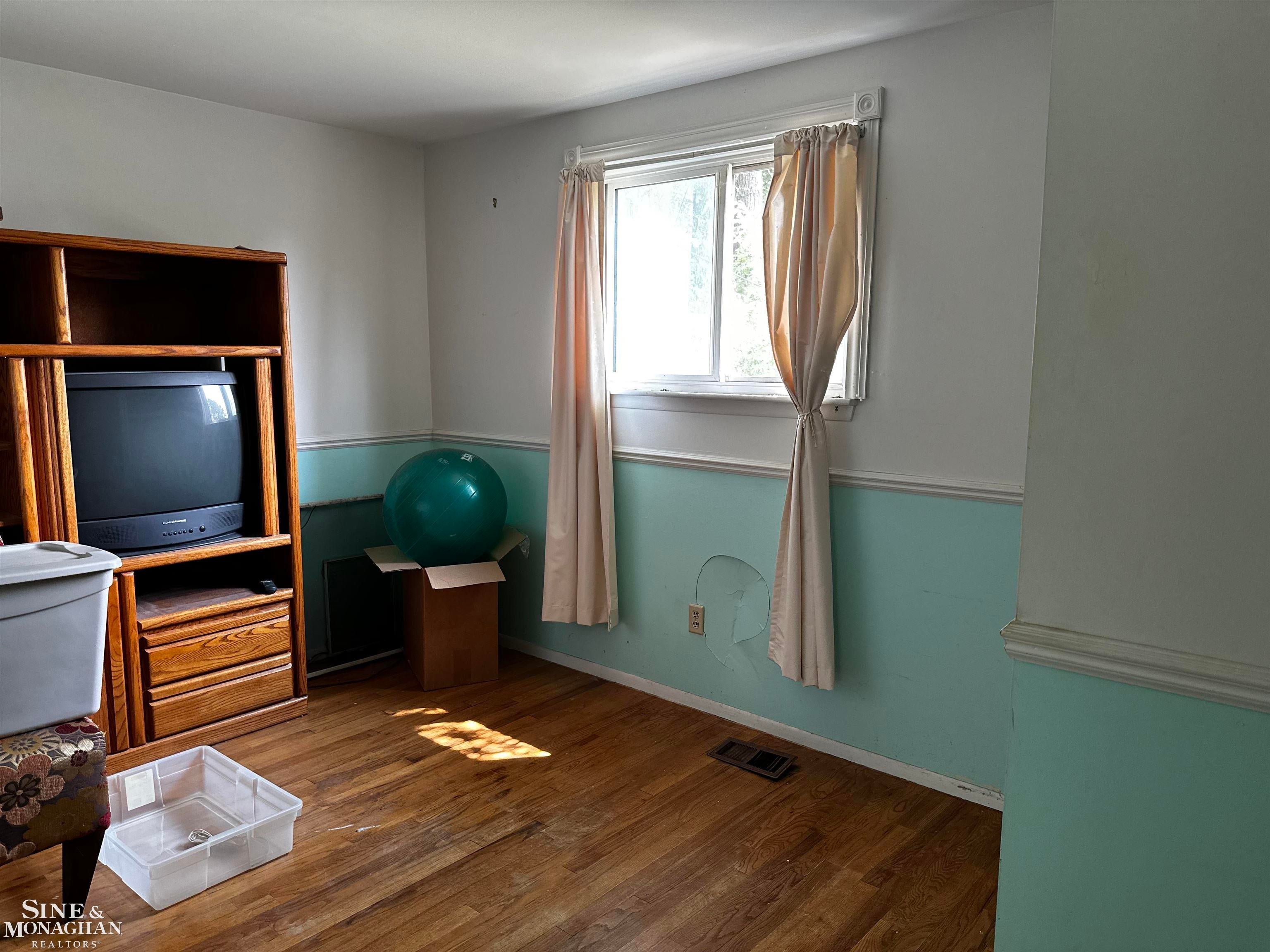 8476 Doncaster Drive