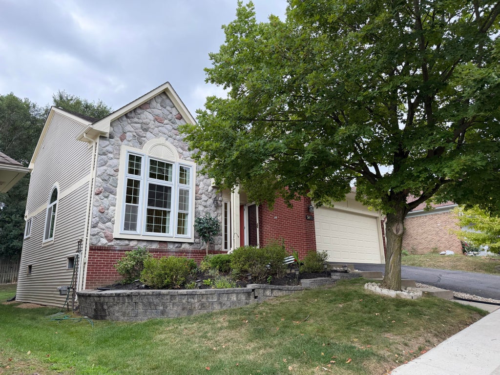 Photo of 34763 Pickford Drive, Farmington Hills City, MI 48335 (MLS # 81026047096)