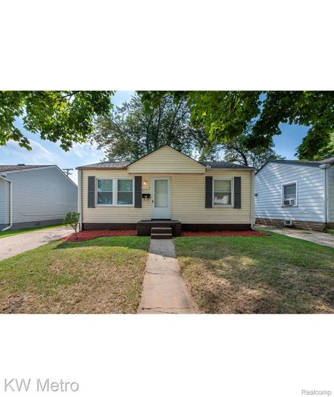 11330 Chalmers Avenue Warren City MI 48089