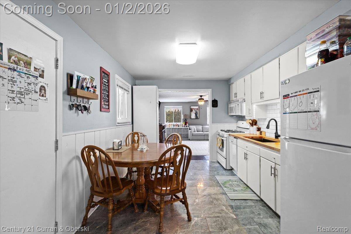 39925 Bridgeview Street