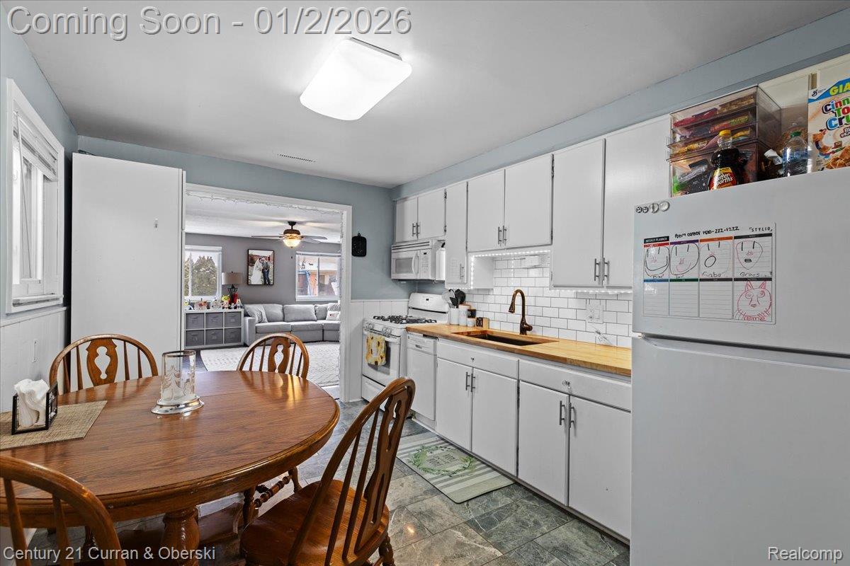 39925 Bridgeview Street