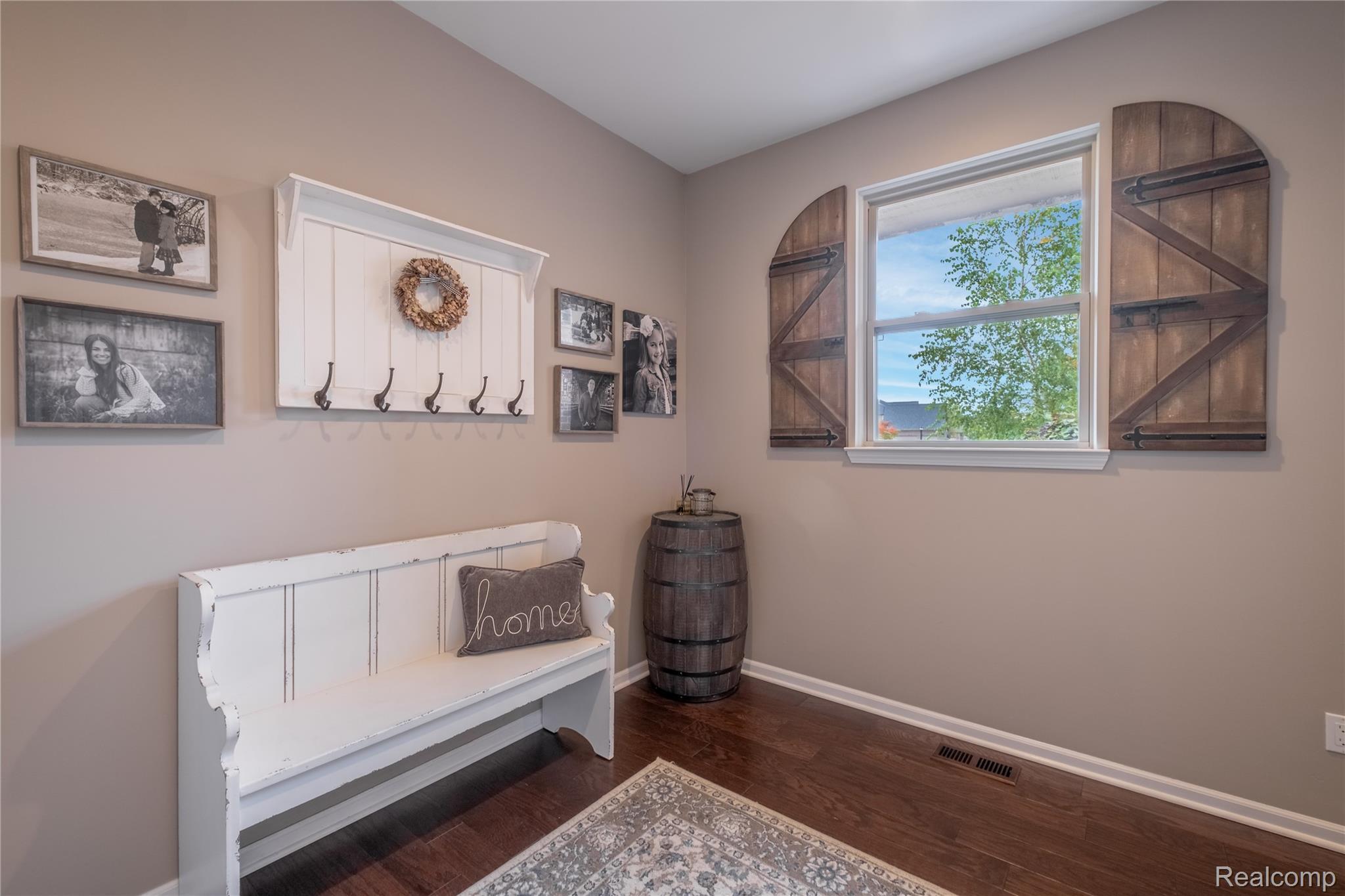 Northville City, Michigan 48167, United States, 4 Bedrooms Bedrooms, ,4 BathroomsBathrooms,Residential,Pending,217043