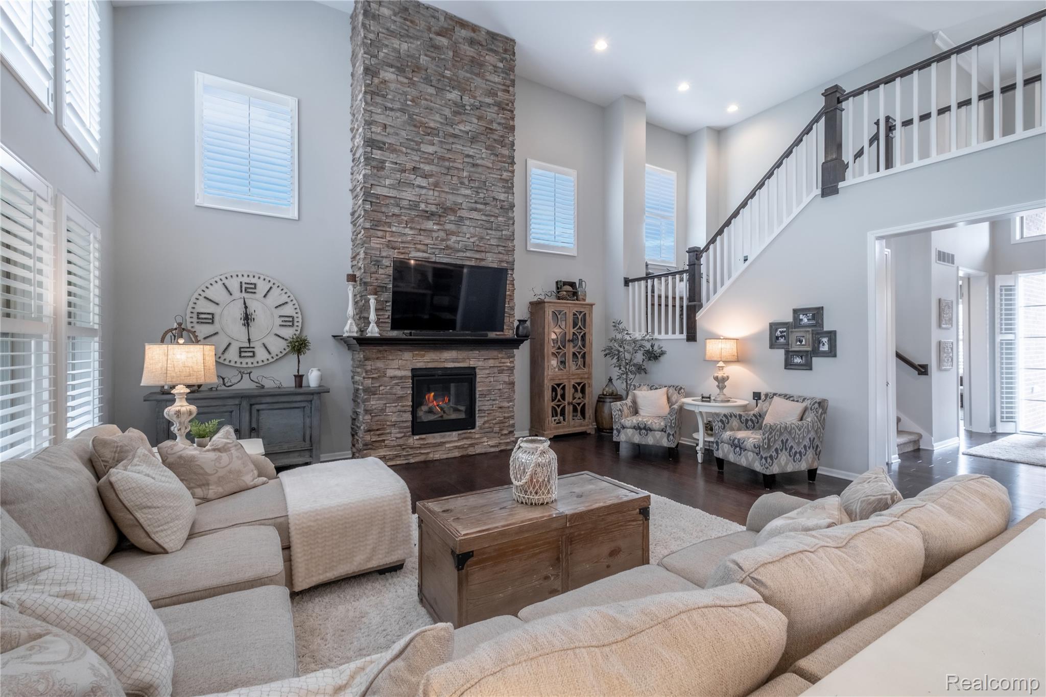 Northville City, Michigan 48167, United States, 4 Bedrooms Bedrooms, ,4 BathroomsBathrooms,Residential,Pending,217043