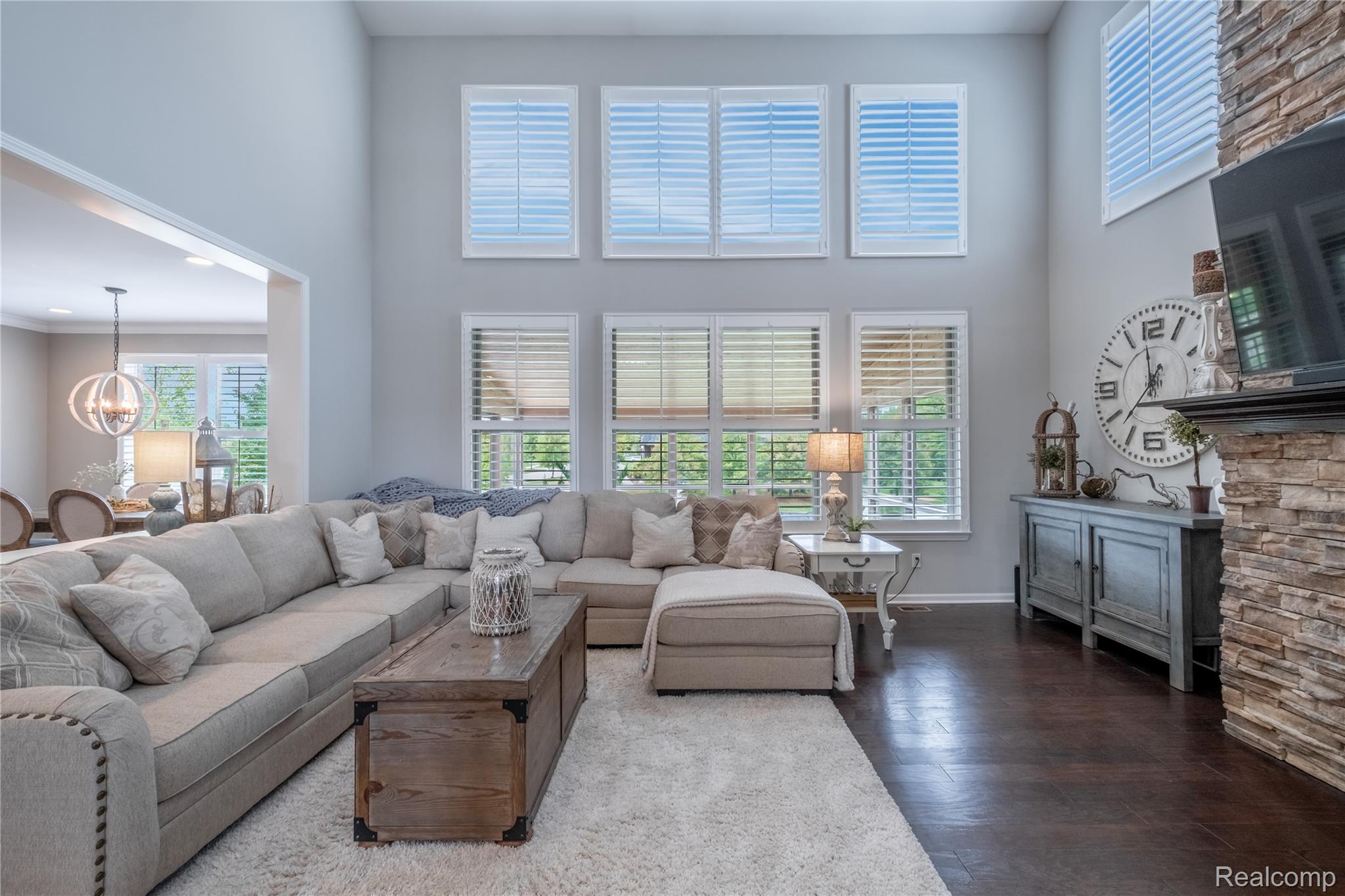 Northville City, Michigan 48167, United States, 4 Bedrooms Bedrooms, ,4 BathroomsBathrooms,Residential,Pending,217043