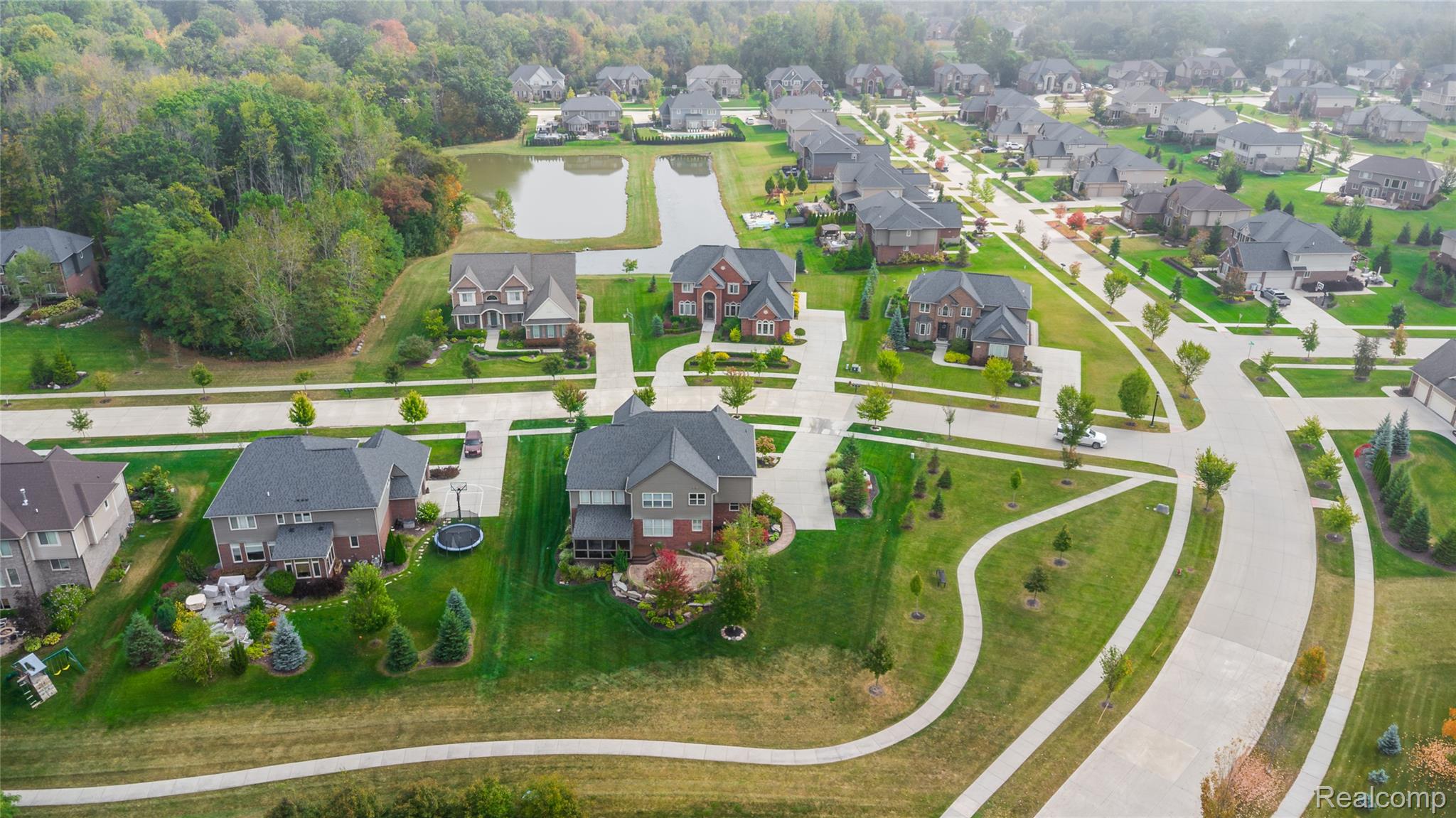 Northville City, Michigan 48167, United States, 4 Bedrooms Bedrooms, ,4 BathroomsBathrooms,Residential,Pending,217043