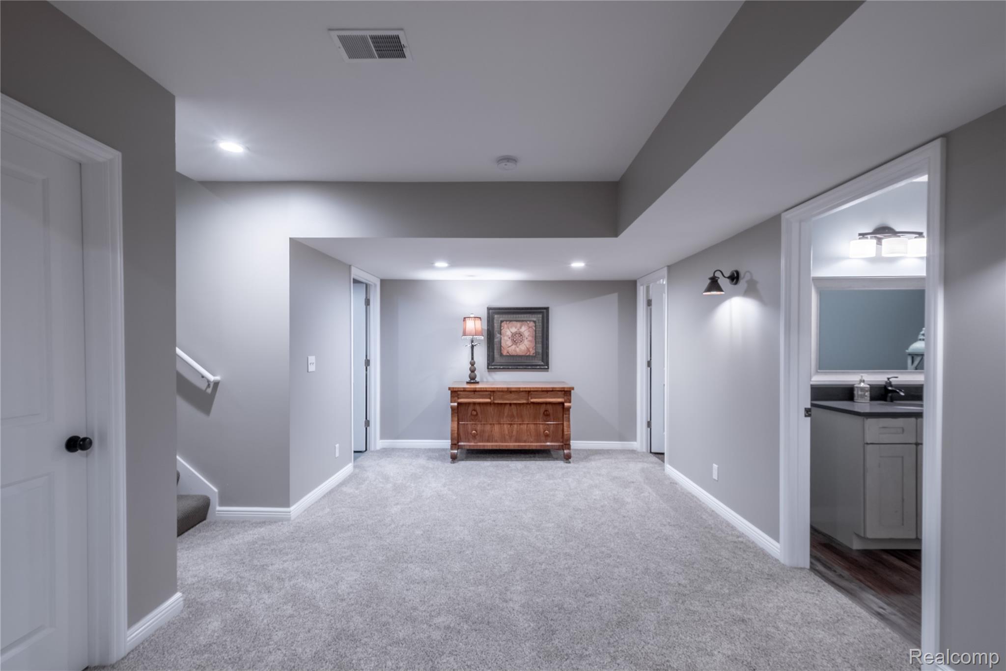 Northville City, Michigan 48167, United States, 4 Bedrooms Bedrooms, ,4 BathroomsBathrooms,Residential,Pending,217043