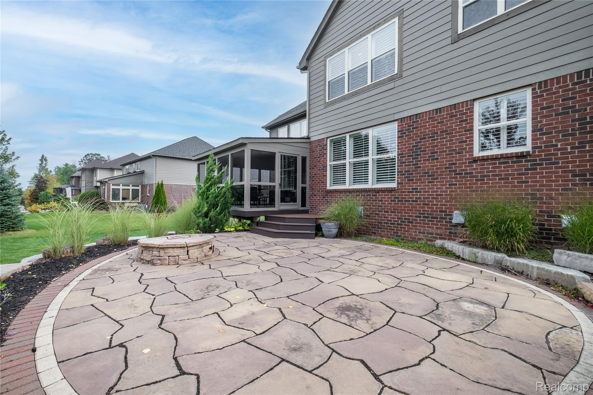 Northville City, Michigan 48167, United States, 4 Bedrooms Bedrooms, ,4 BathroomsBathrooms,Residential,Pending,217043