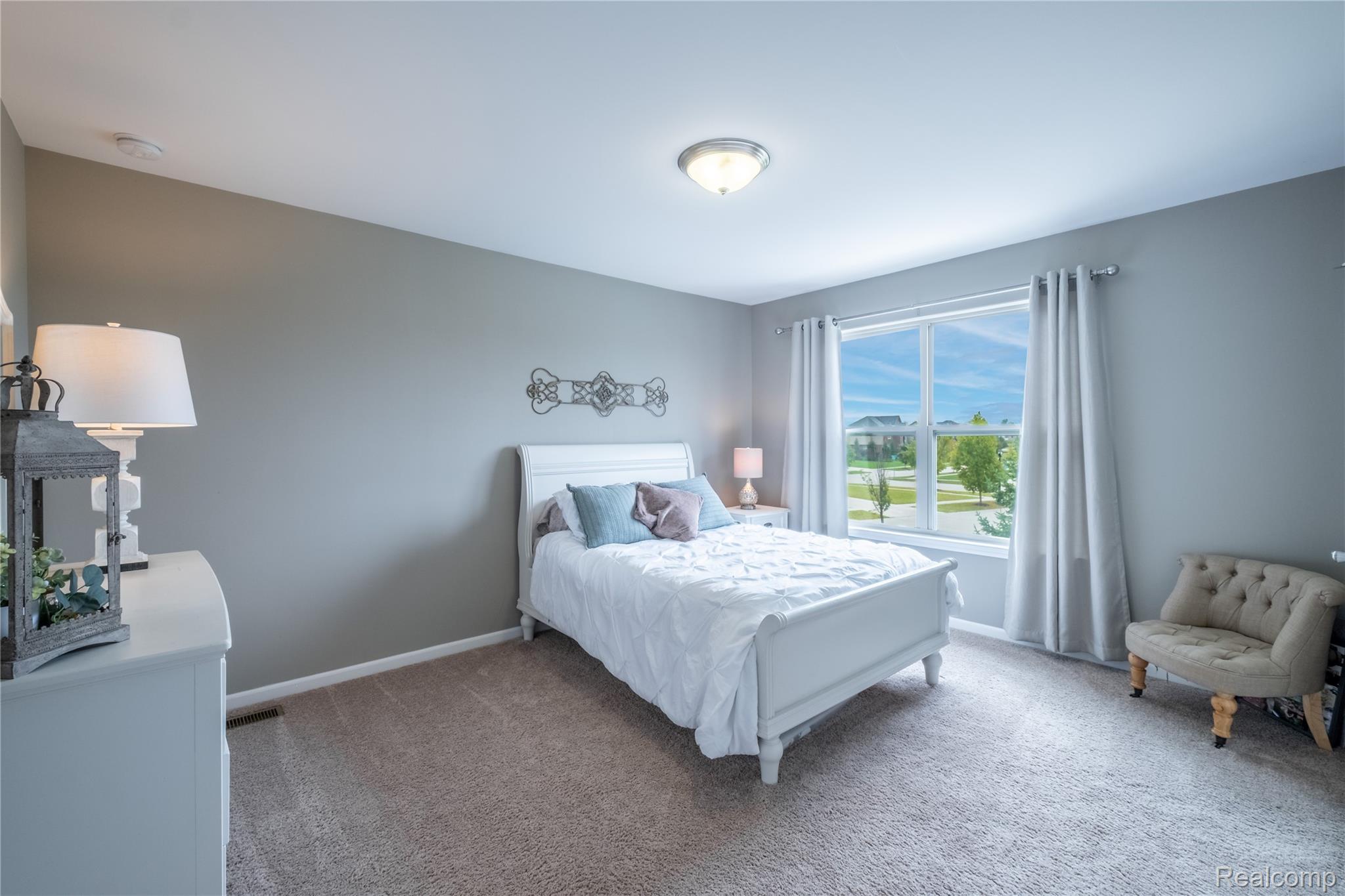 Northville City, Michigan 48167, United States, 4 Bedrooms Bedrooms, ,4 BathroomsBathrooms,Residential,Pending,217043