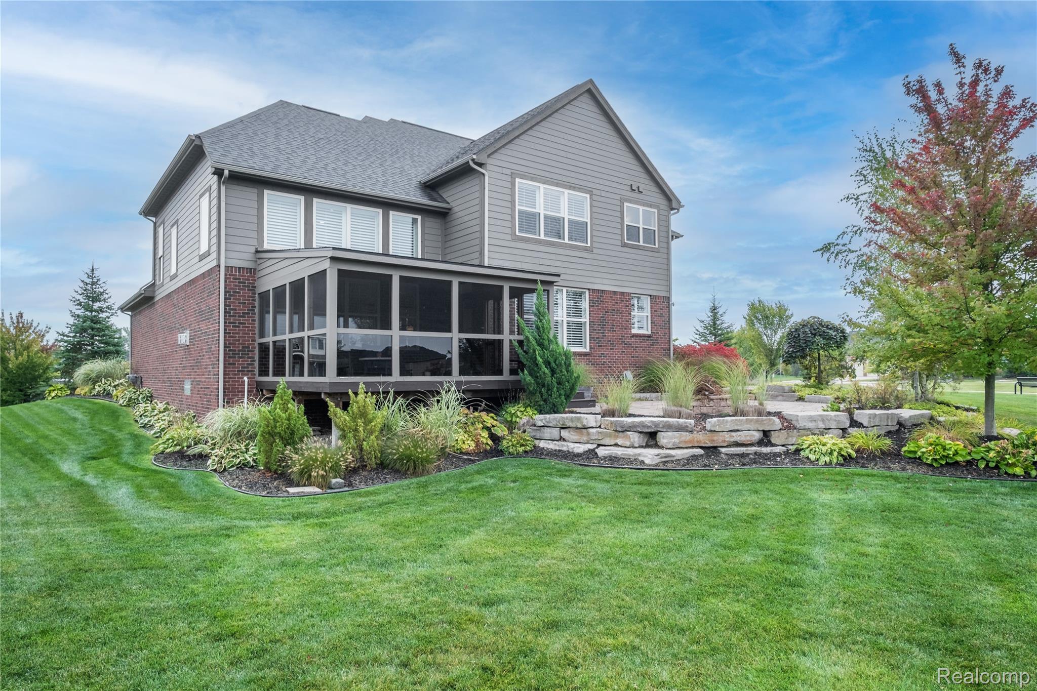 Northville City, Michigan 48167, United States, 4 Bedrooms Bedrooms, ,4 BathroomsBathrooms,Residential,Pending,217043