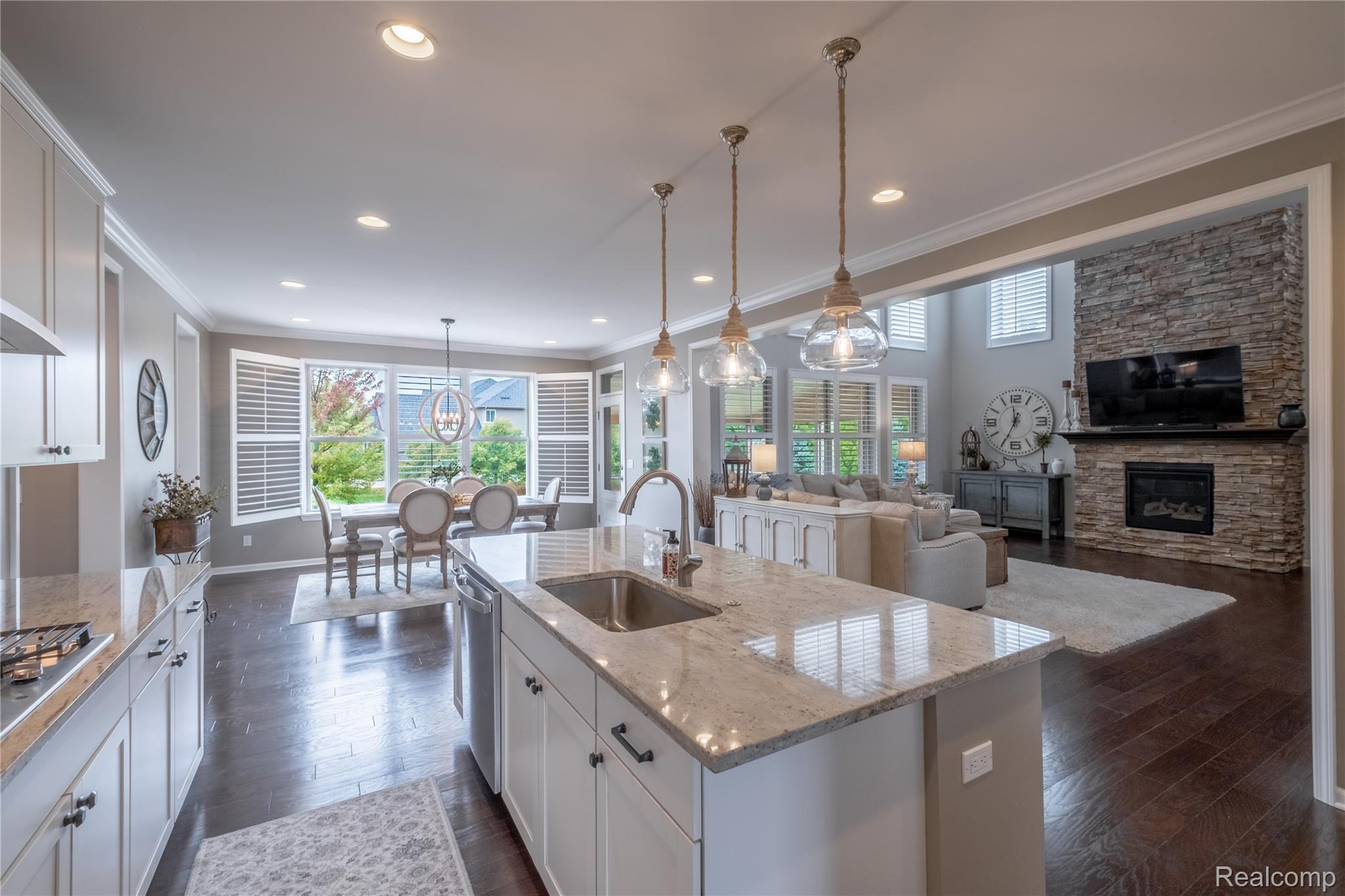 Northville City, Michigan 48167, United States, 4 Bedrooms Bedrooms, ,4 BathroomsBathrooms,Residential,Pending,217043