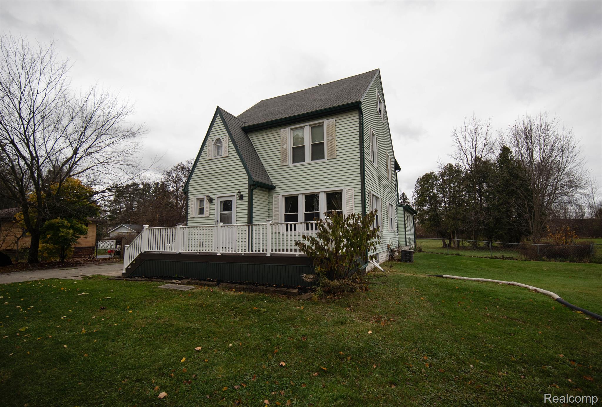 4355 LAPEER Road