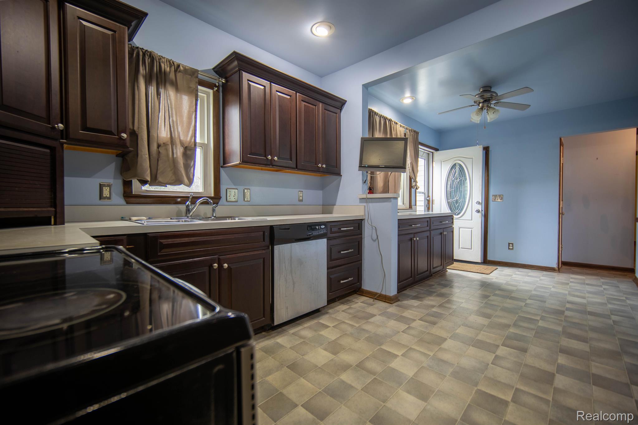 4355 LAPEER Road