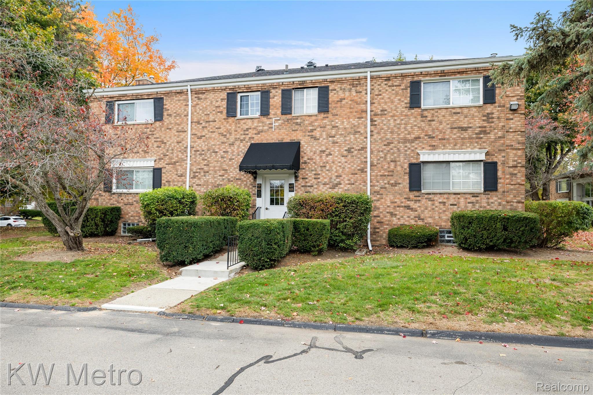 635 E Fox Hills Drive 41