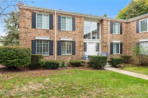 635 E Fox Hills Drive 41 Bloomfield Hills City MI 48304