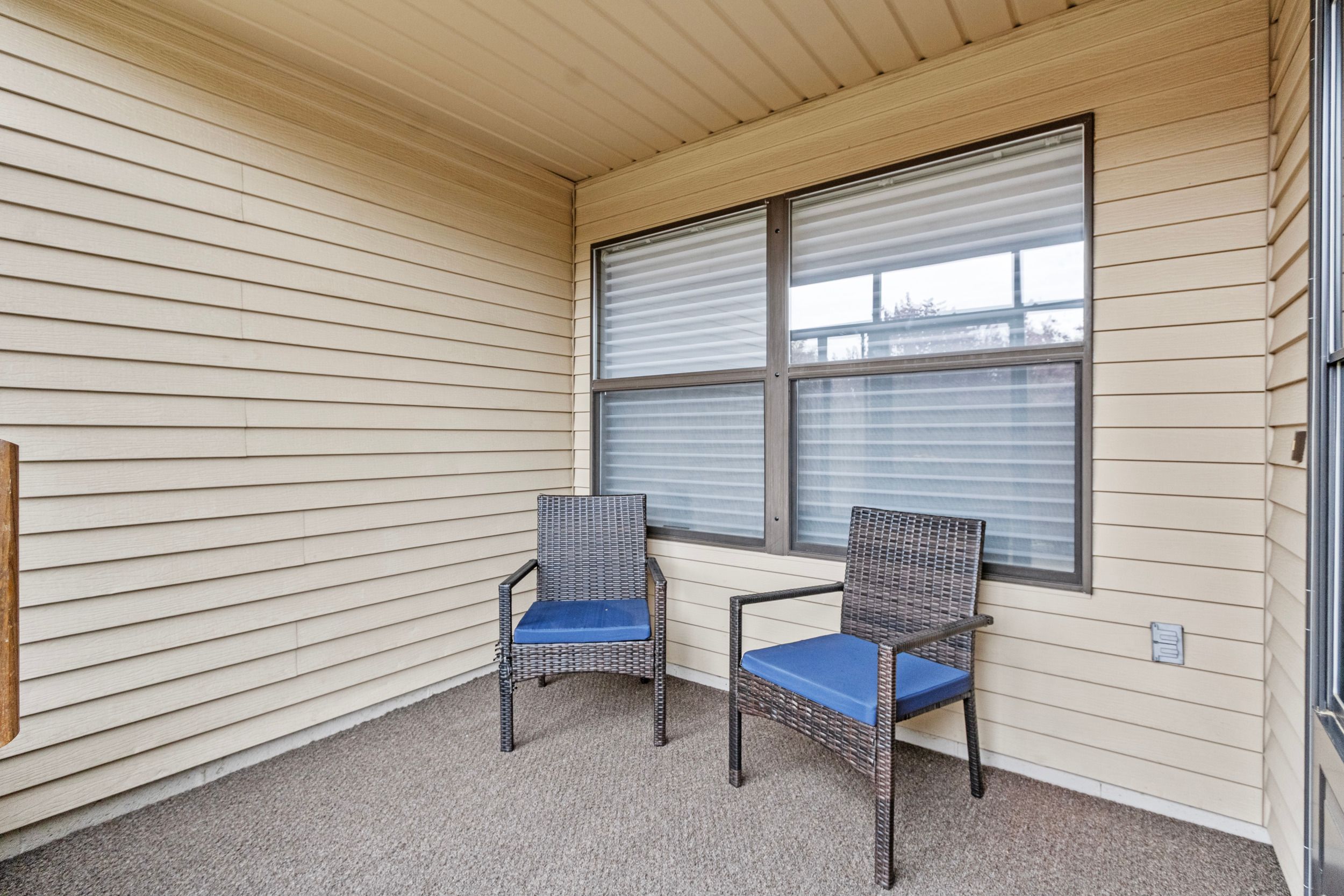 19231 SURREY Lane 35