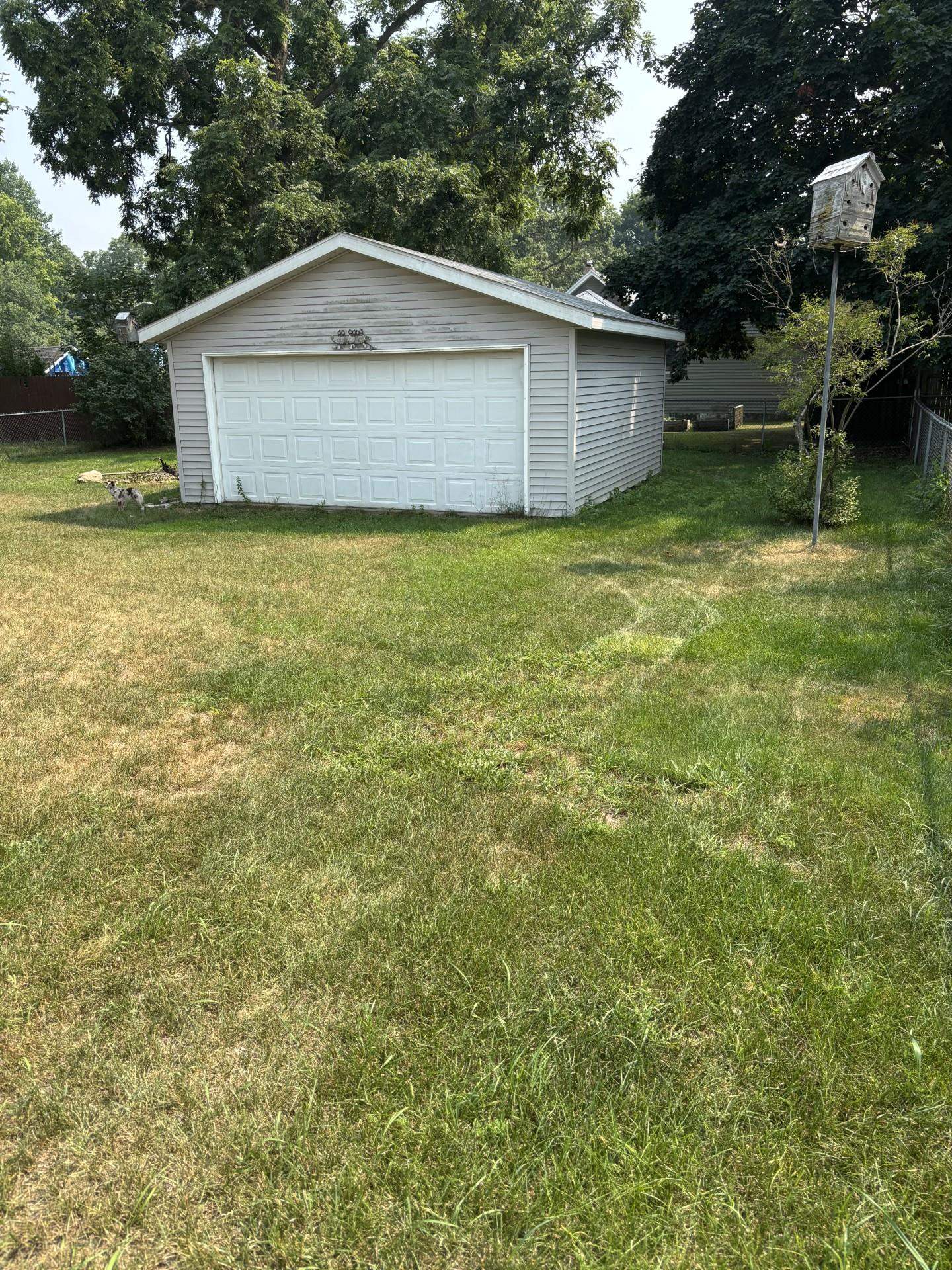 211 E Van Deinse Street