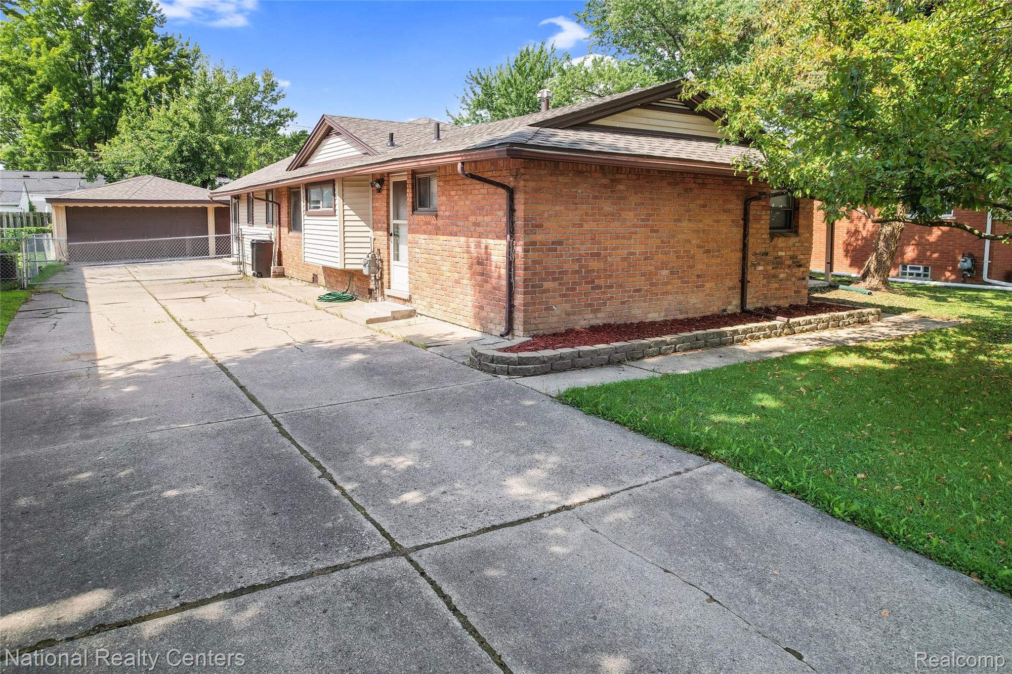 23030 Edgewater Street