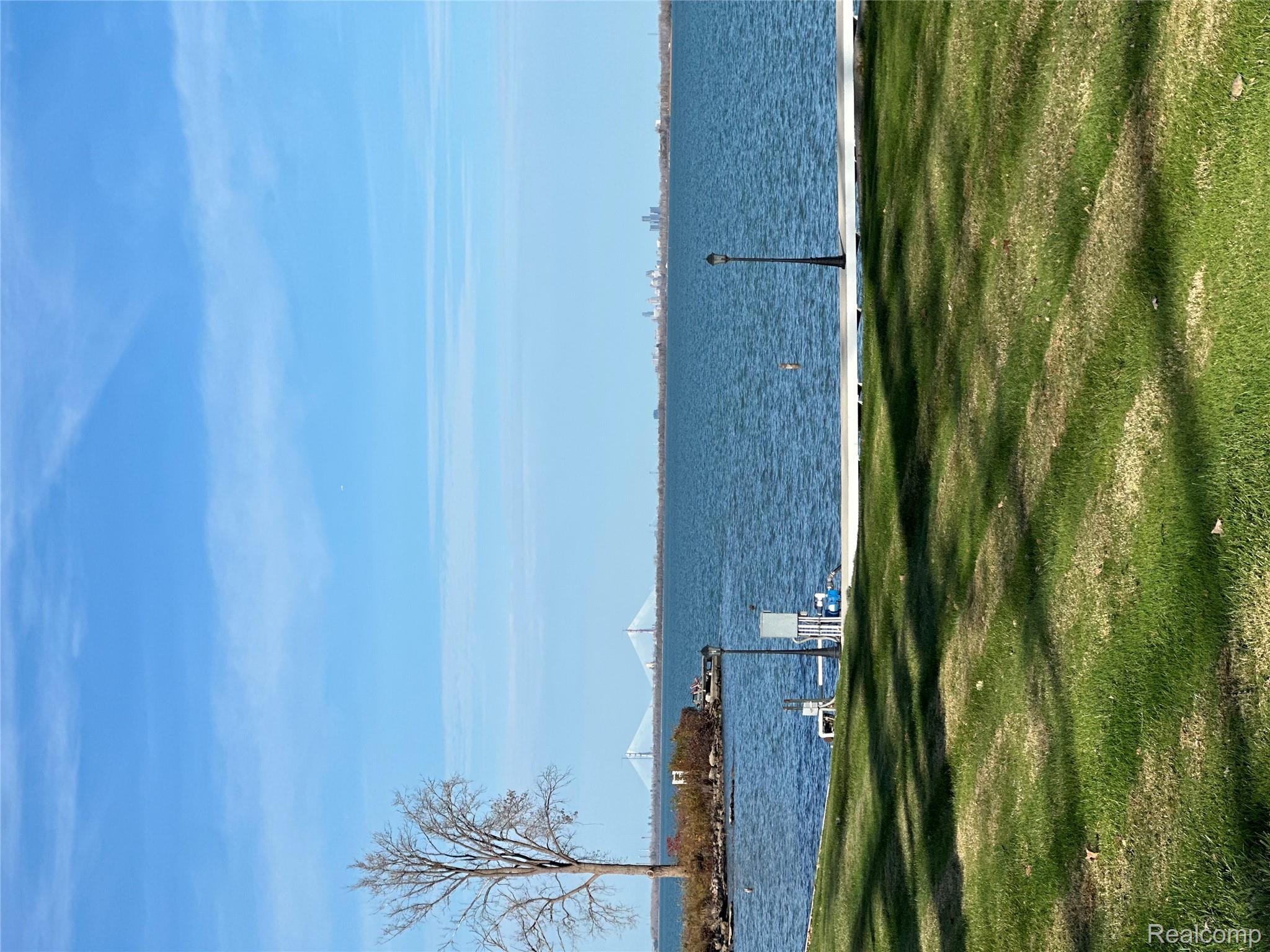 Grosse Ile Township, Michigan 48138, United States, 3 Bedrooms Bedrooms, ,2 BathroomsBathrooms,Residential,Pending,234172