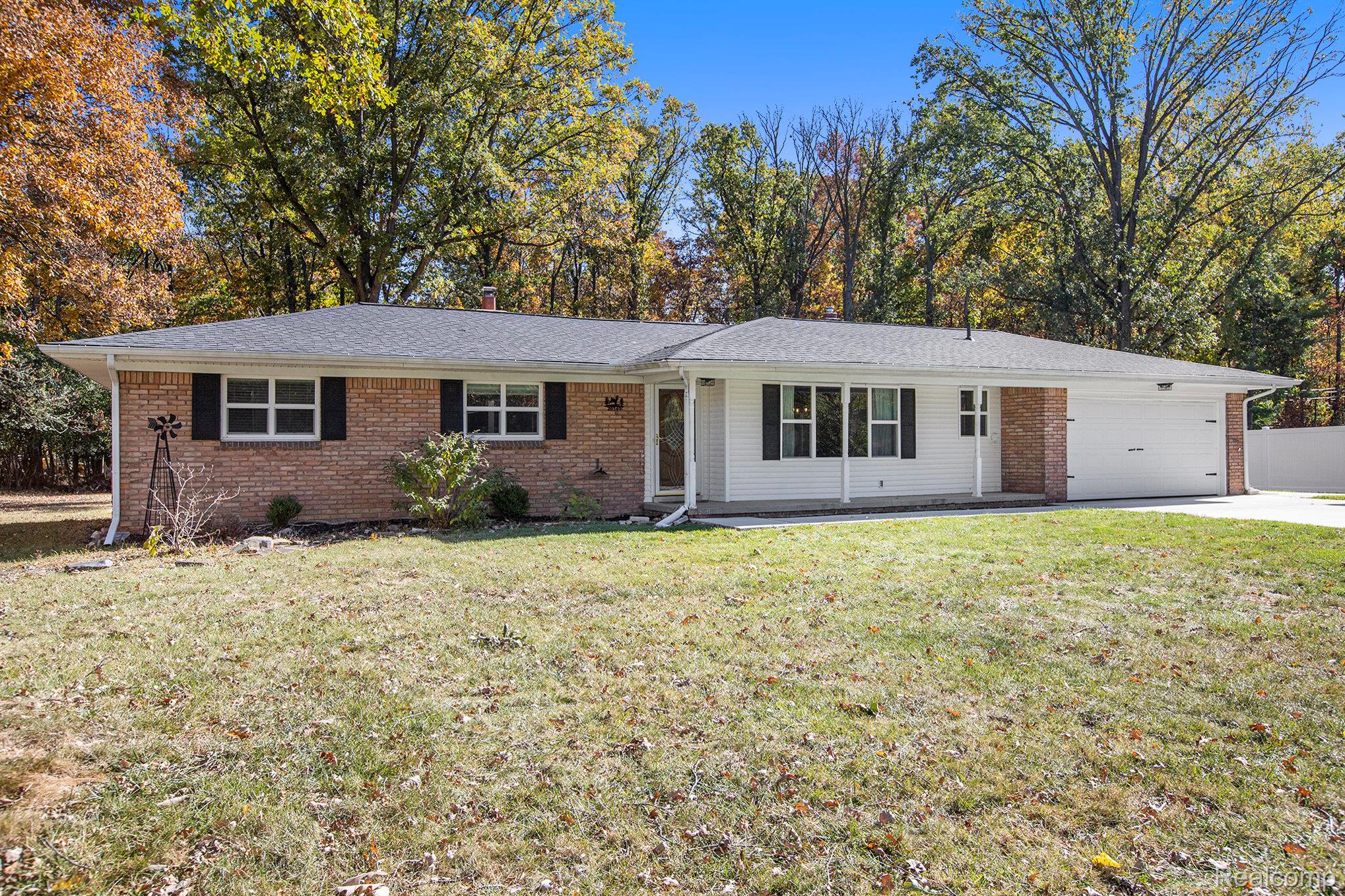 Grosse Ile Township, Michigan 48138, United States, 3 Bedrooms Bedrooms, ,2 BathroomsBathrooms,Residential,Pending,234172