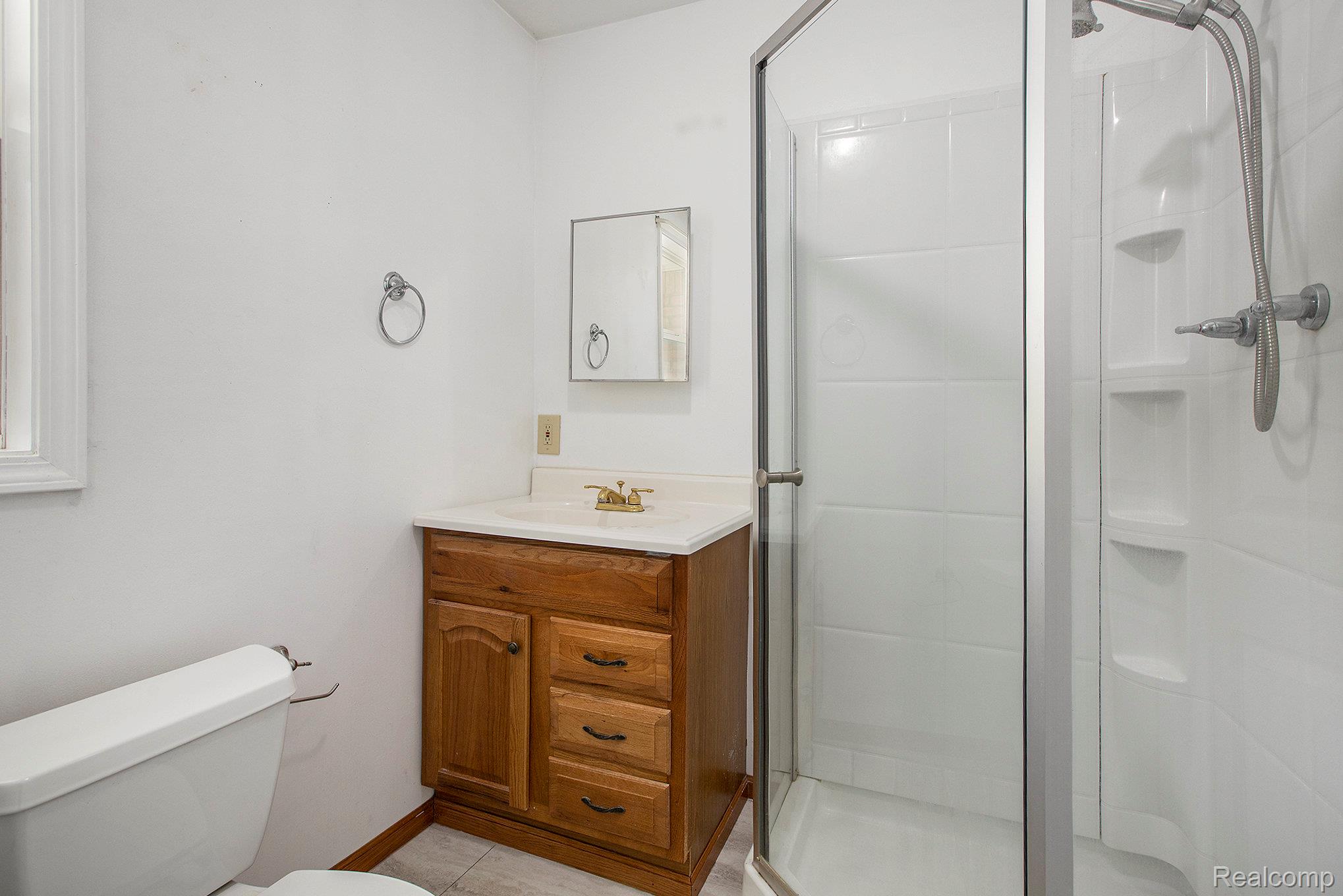 Grosse Ile Township, Michigan 48138, United States, 3 Bedrooms Bedrooms, ,2 BathroomsBathrooms,Residential,Pending,234172