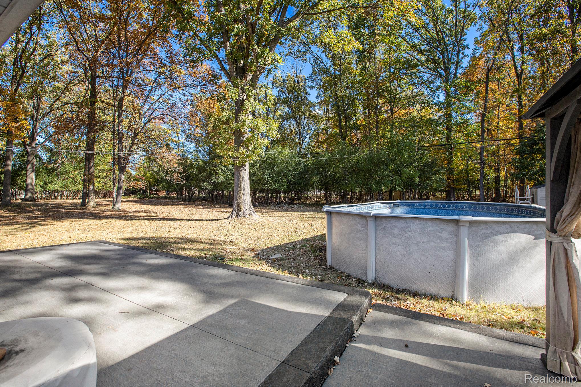 Grosse Ile Township, Michigan 48138, United States, 3 Bedrooms Bedrooms, ,2 BathroomsBathrooms,Residential,Pending,234172