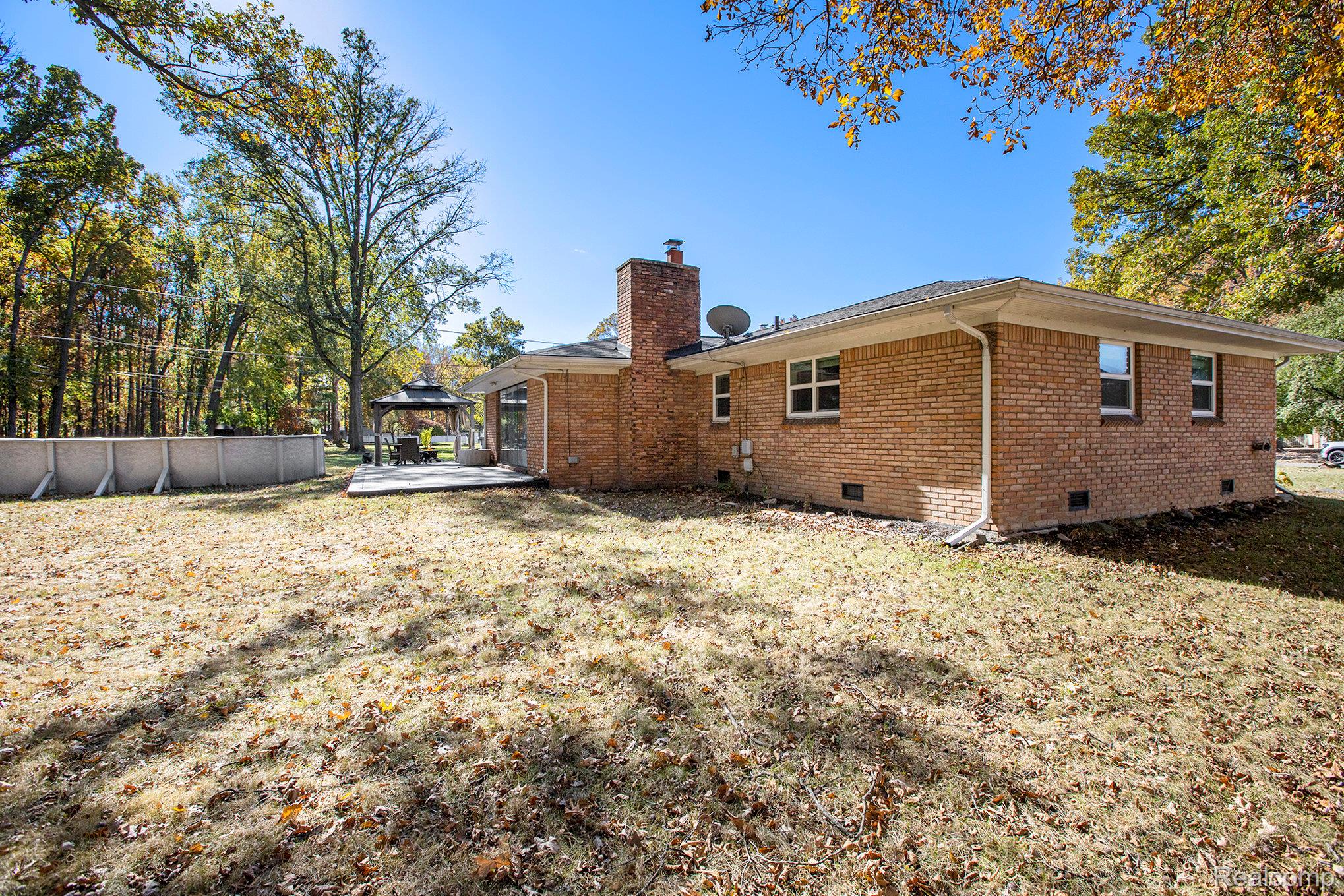 Grosse Ile Township, Michigan 48138, United States, 3 Bedrooms Bedrooms, ,2 BathroomsBathrooms,Residential,Pending,234172