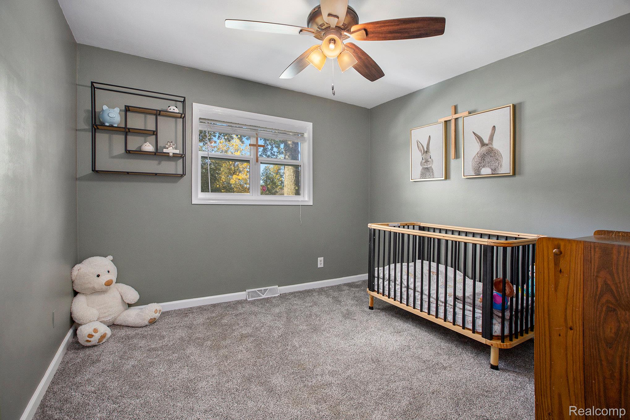 Grosse Ile Township, Michigan 48138, United States, 3 Bedrooms Bedrooms, ,2 BathroomsBathrooms,Residential,Pending,234172