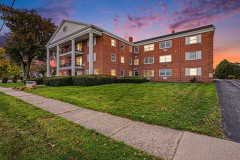 Photo of 1249 Lakeshore Drive #328, Muskegon City, MI 49441 (MLS # 71026055791)
