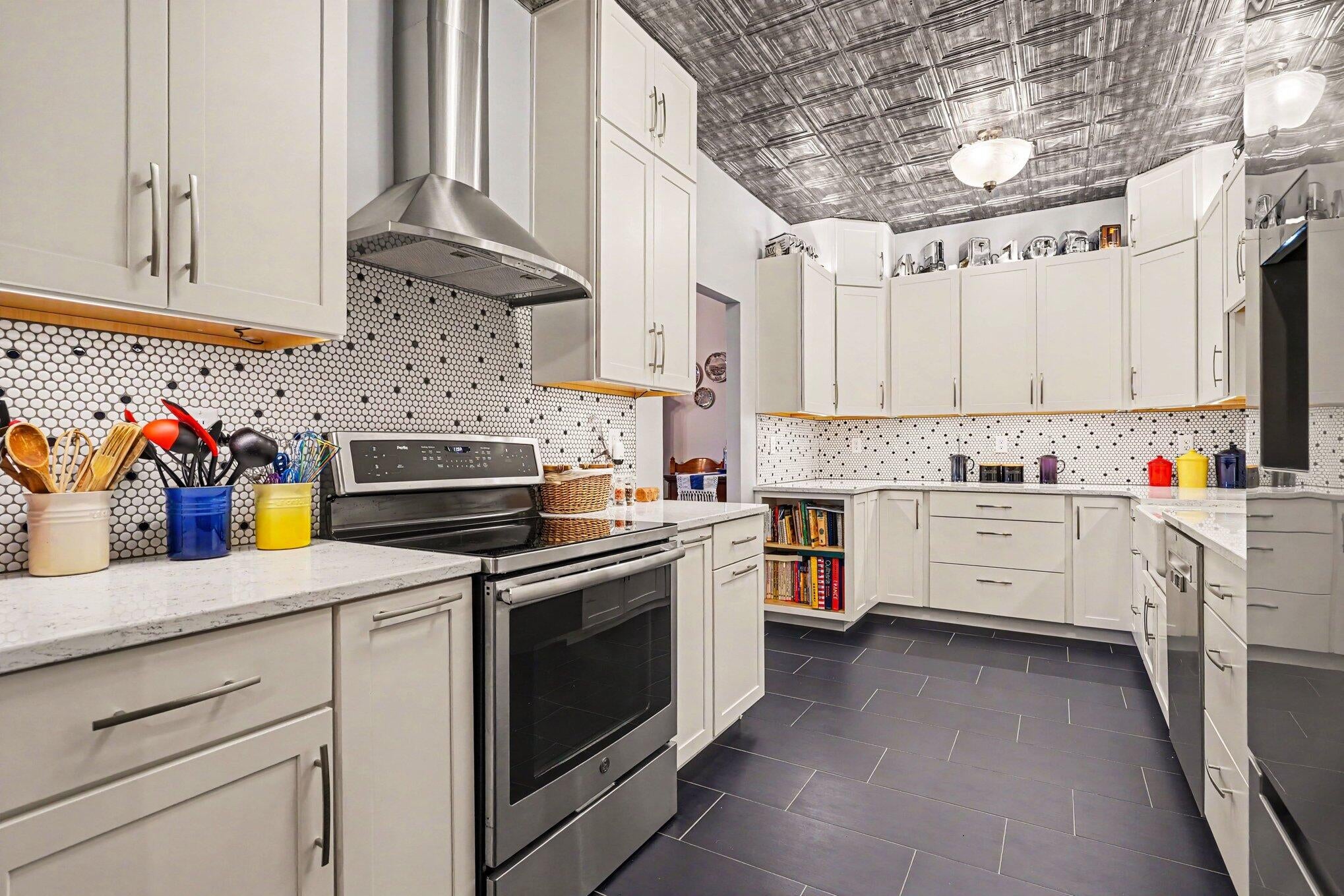 1249 Lakeshore Drive 328