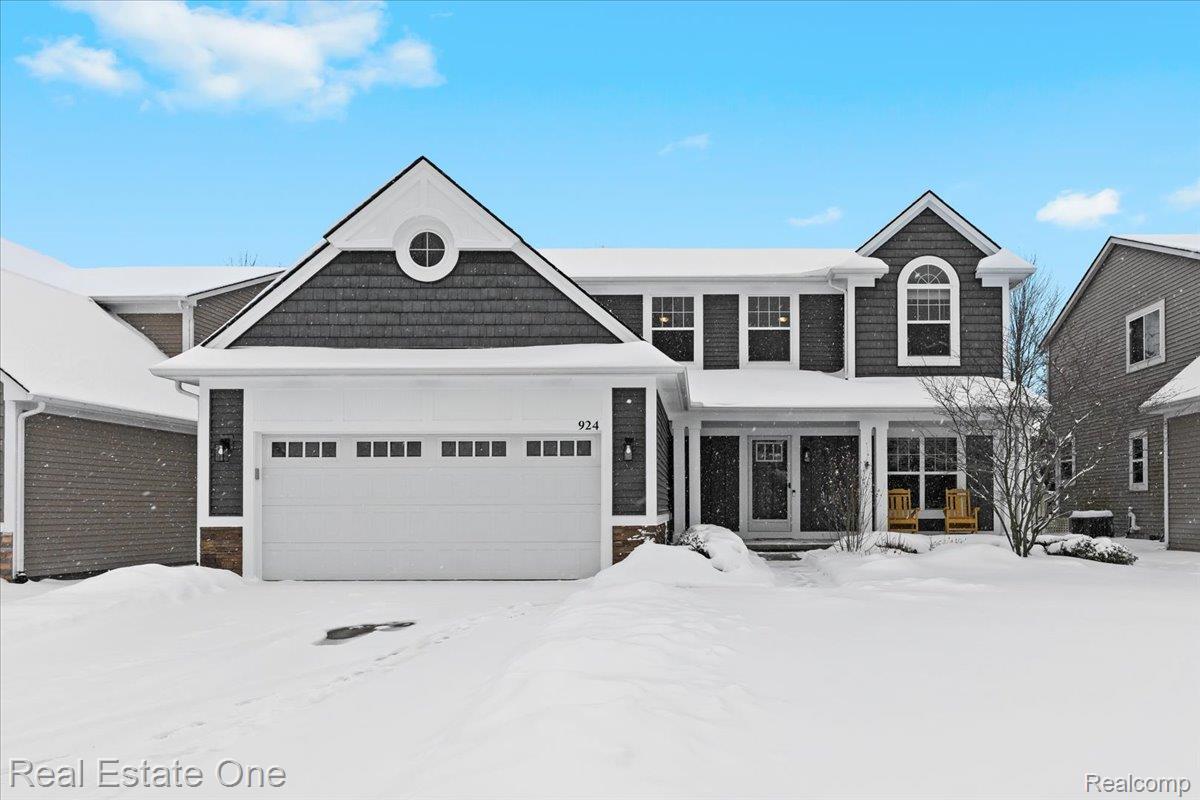 924 Riverstone Court