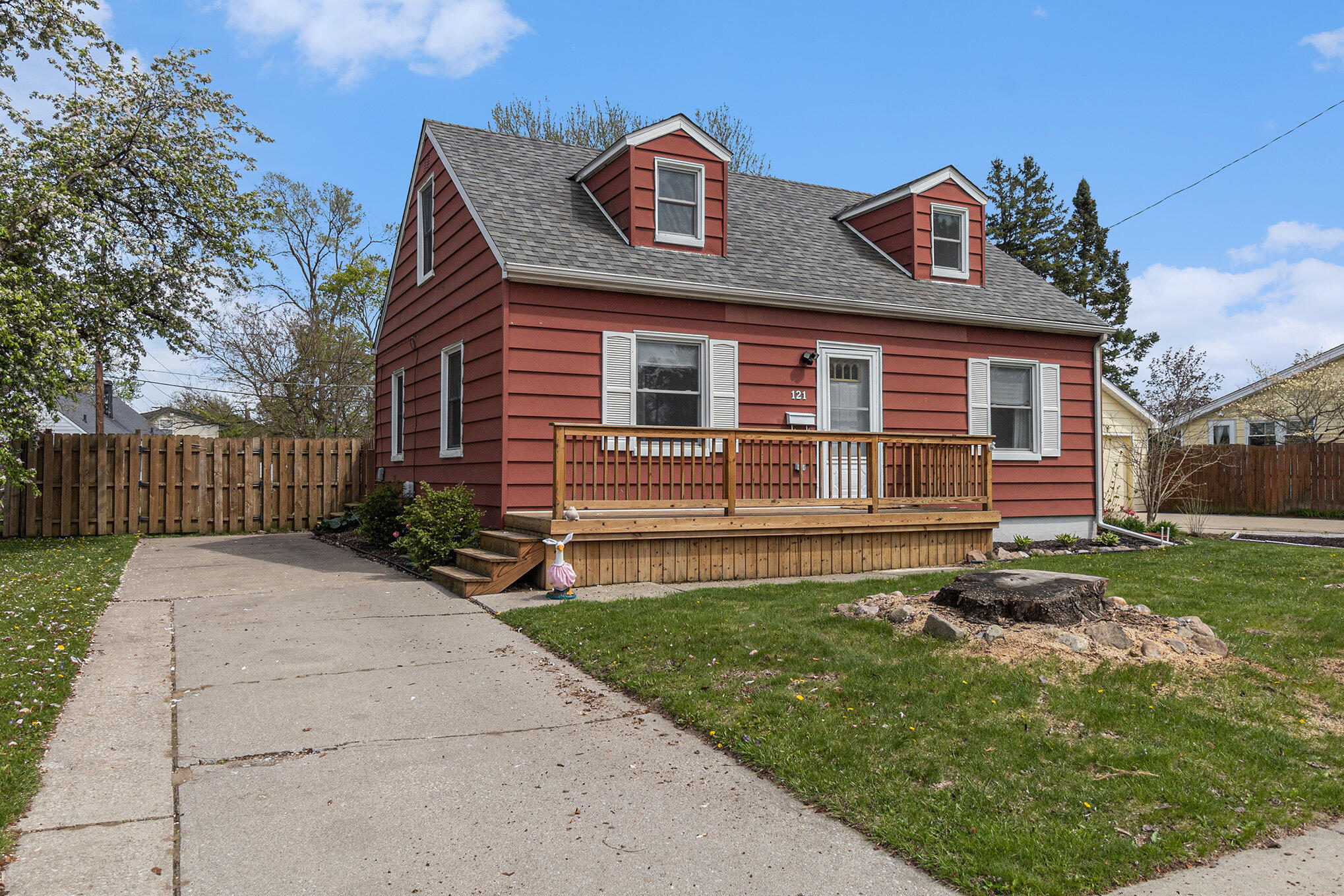 121 Saint Louis Street