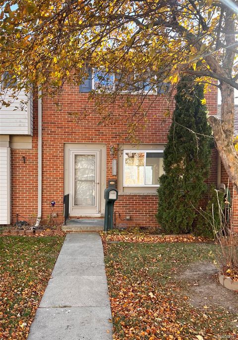 25681 Salem 85 Roseville City MI 48066