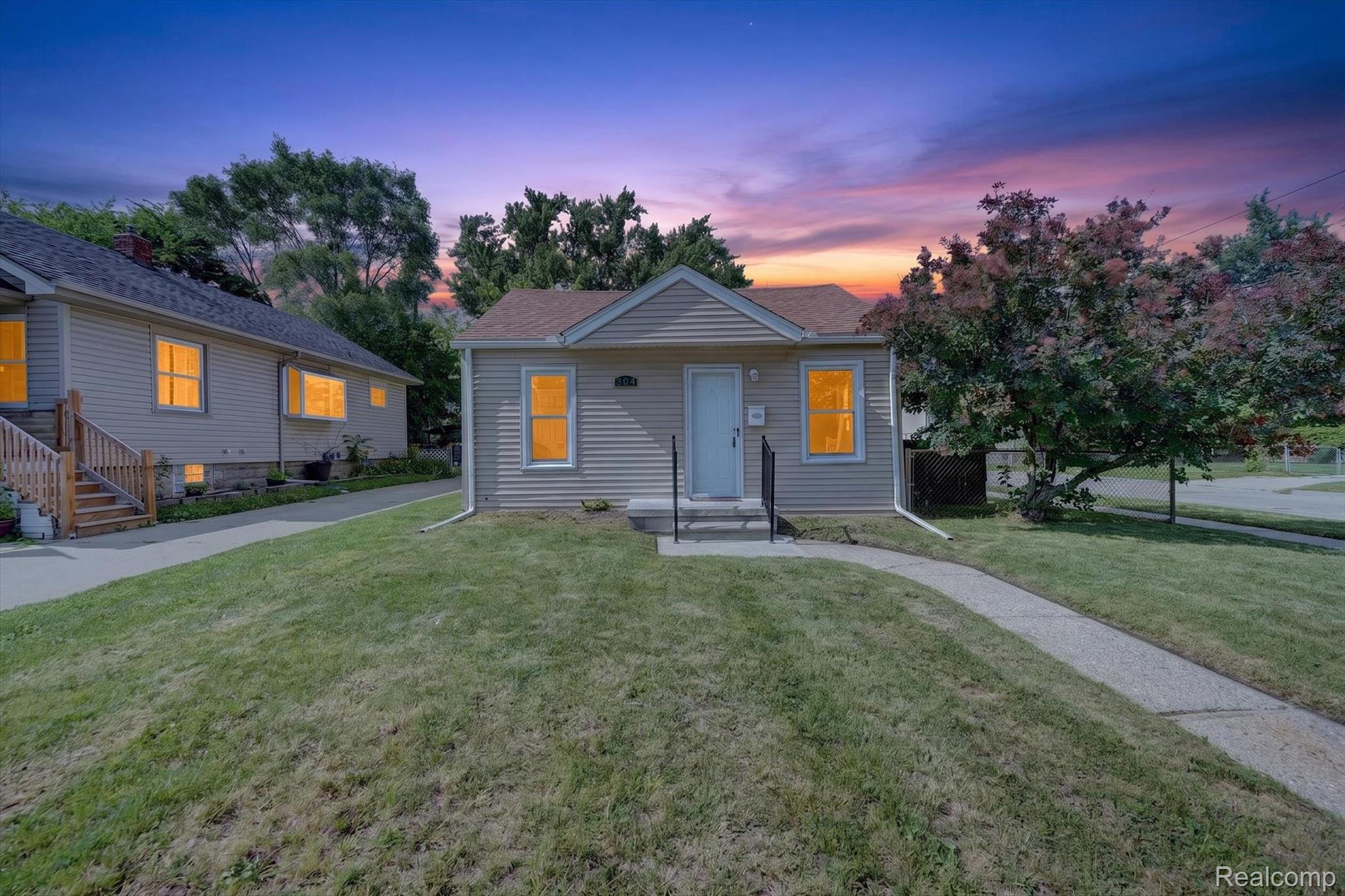 304 W Kalama Avenue