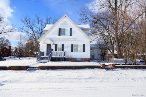 160 Navajo Avenue Pontiac City MI 48341