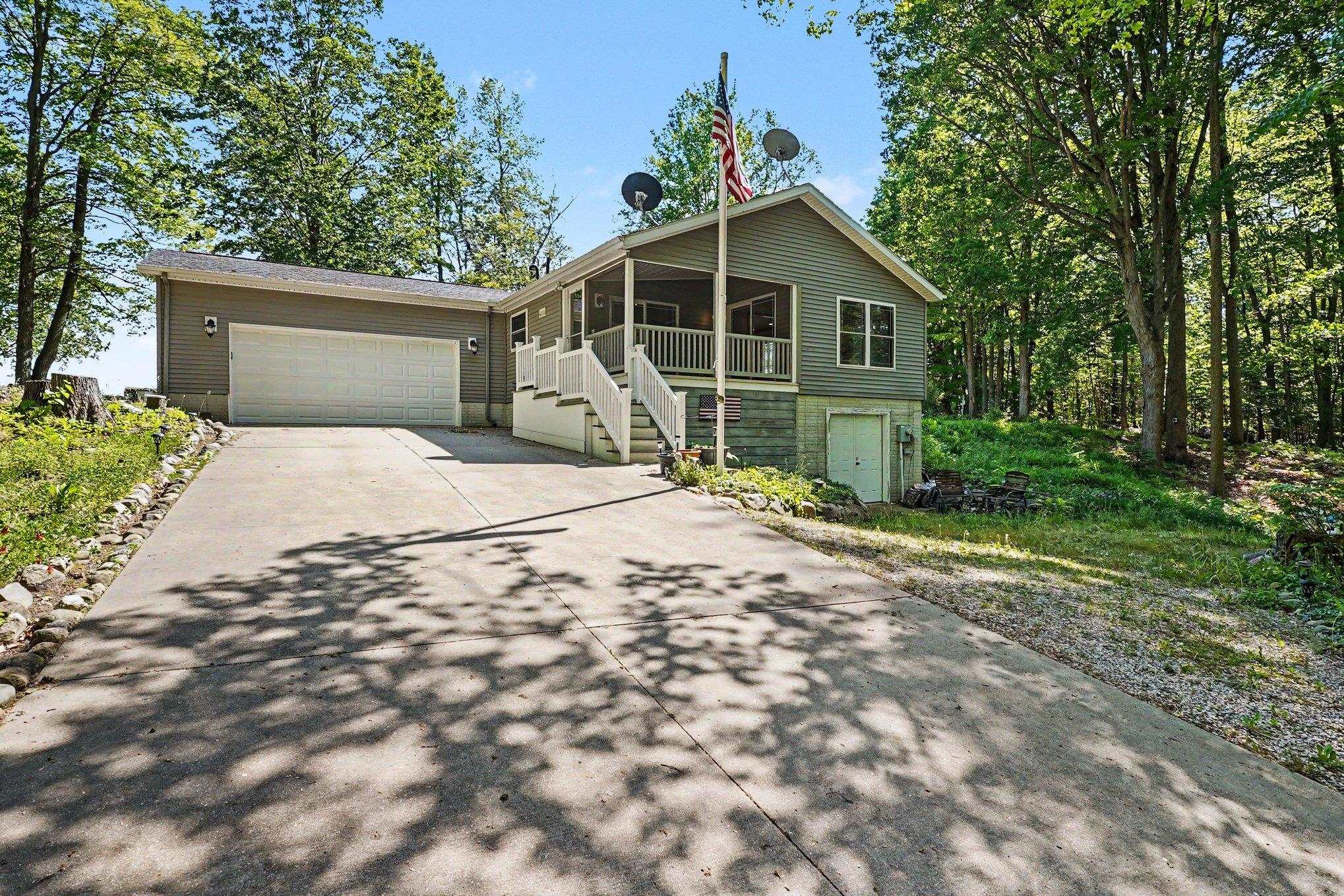 3434 Maple Ridge