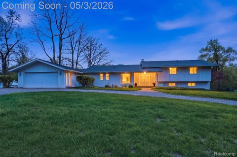 Photo of 1700 Washington Road, Rochester Hills City, MI 48306 (MLS # 20261030631)