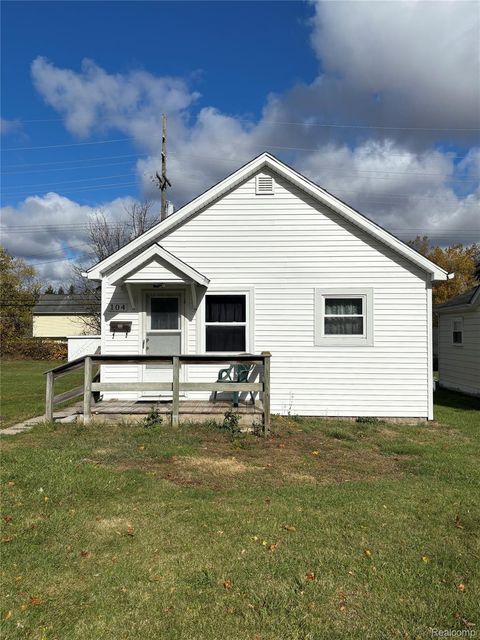 104 W Brooklyn Avenue Pontiac City MI 48340